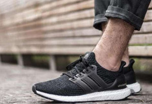 Adidas UB系列跑鞋如何区分真假 怎么看Adidas UB跑鞋是真是假